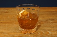 カフェジン、スカーレット、日本酒ベルモット、山椒、和柑橘のドライフルーツ
日本で製造されたお酒だけを使用したジャパニーズネグローニ。