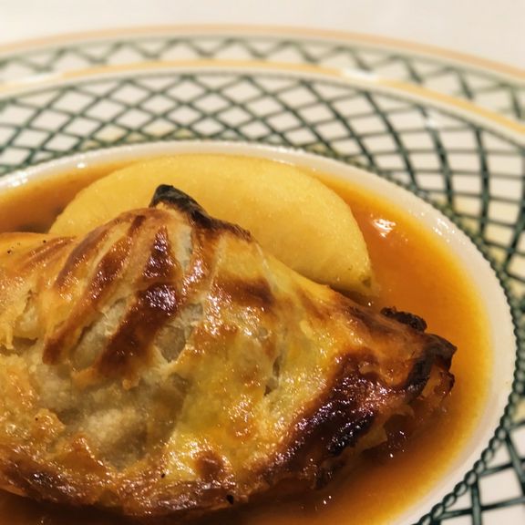 鴨とフォアグラとトリュフのパイ包み焼き