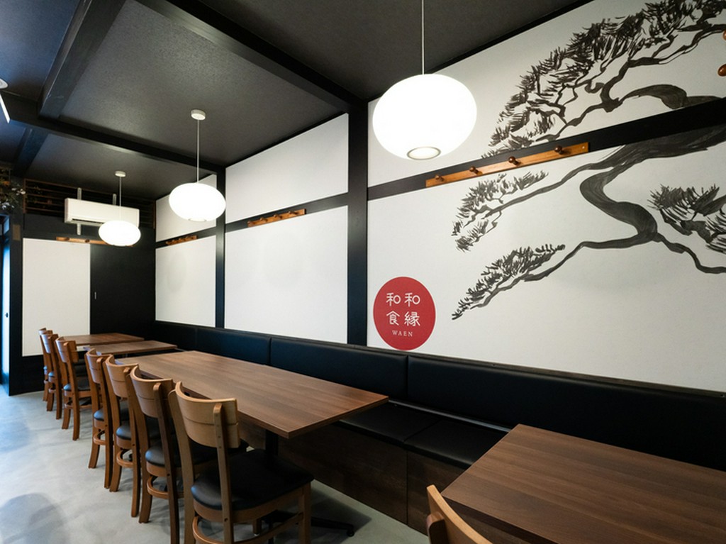 ディナータイムはコース料理を提供。各種宴会の利用にもオススメ