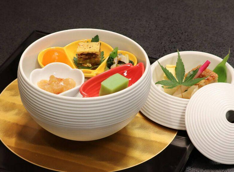 山の幸、海の幸、そのほかバラエティに富んだ旬の食材を堪能