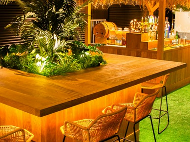 【難波・心斎橋を一望できる！】ソファー席多数の特別空間♪