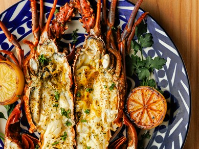  豪華伊勢海老など、海鮮BBQが味わえる！