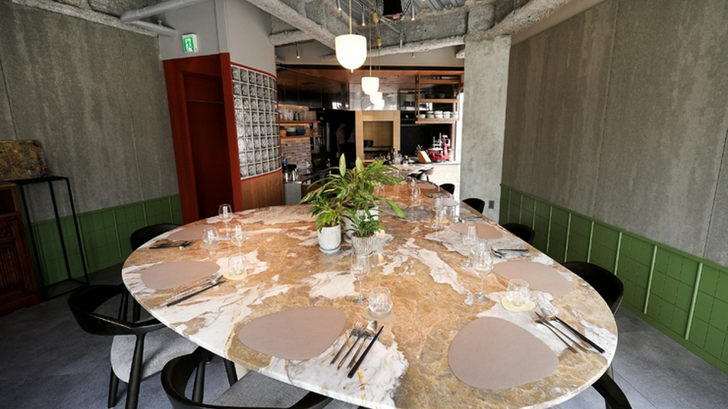 隠れ家のような落ち着きに包まれる、貸切のひととき