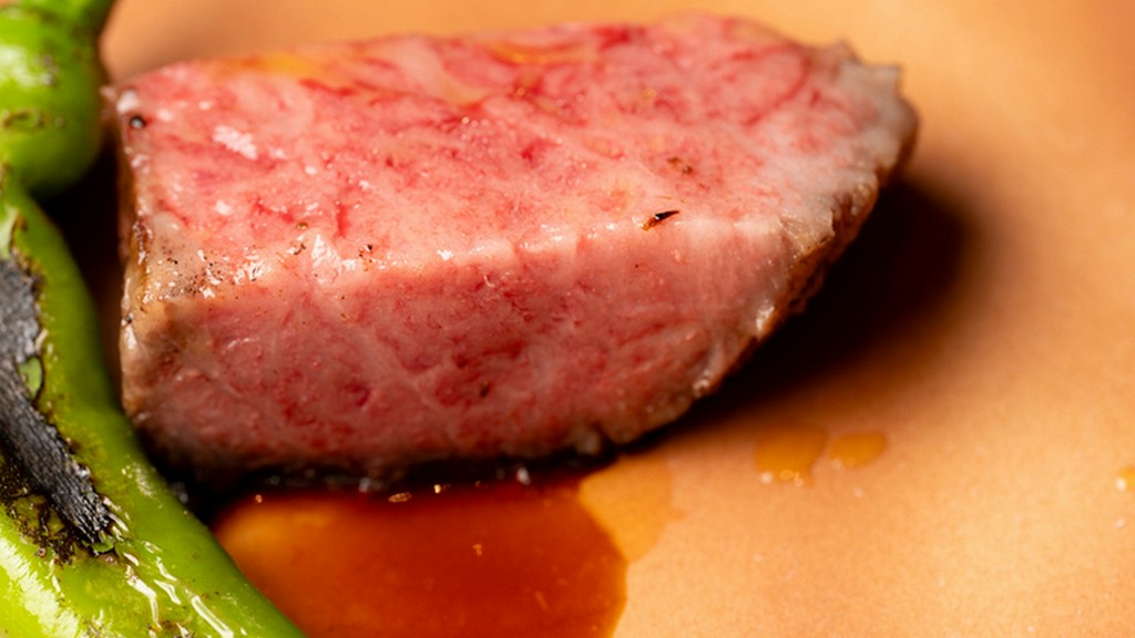 炭火が香り立つ伊良湖黒牛を味わう『スペシャルコース』