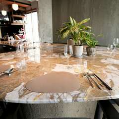 心地よさに包まれ、時を忘れて過ごすくつろぎのダイニング