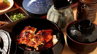 多彩な一品とともに鰻の魅力を心ゆくまで堪能できる『ひつまぶし　並』