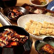 ※T1（禁煙）チャージ料金：なし
※％でのチャージ料金に関しては消費税が別途加算される場合がございます。
※11:00～20:00 （L.O.19:00）19時ラストオーダーですが、事前にご連絡いただければ、20時まで対応させていただきます。