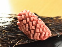 お腹も心もしっかりと満たされる、高品質な厳選肉