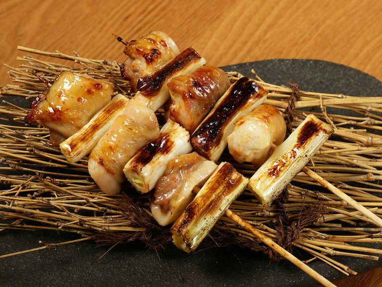 北海道産鶏肉など使用。備長炭火入れの『とりねぎま』