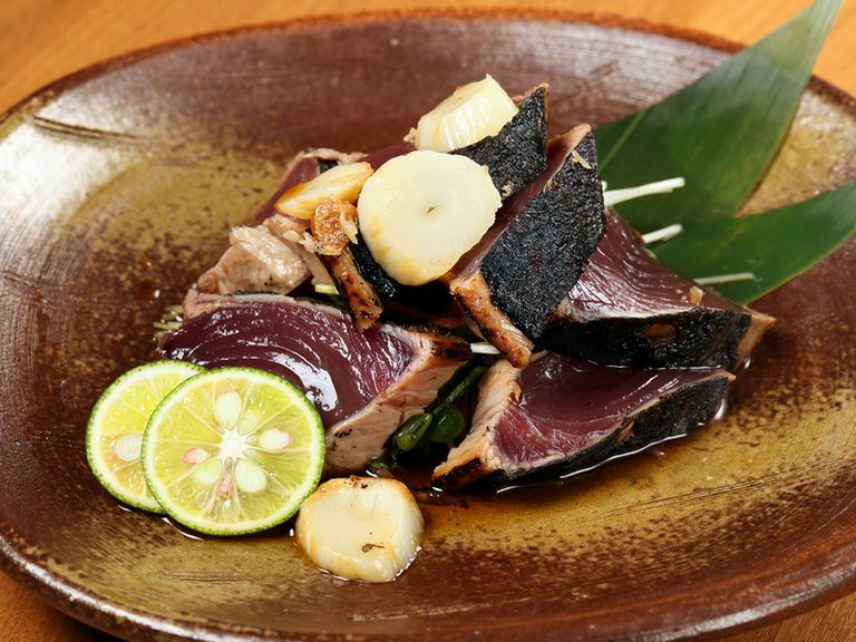 旬の食材・厳選食材使用。風味豊かな『藁焼き』