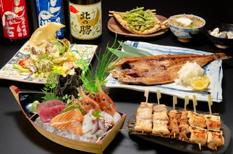 創、厳選メニューに加え　2時間飲み放題付きのお得なコースです。