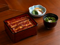 直送活鰻をこだわりのスタイルで『うな重』
