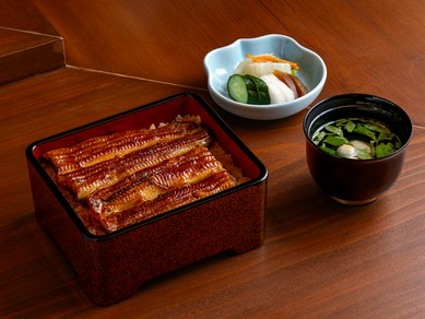 直送活鰻をこだわりのスタイルで『うな重』
