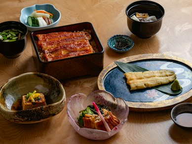 【円相】のこだわりを満喫。鰻づくしコース『菘（すずな）』