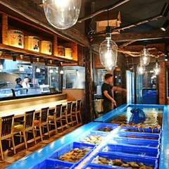 一人でも気軽に新鮮魚介を堪能できる居心地の良さ