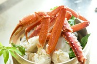 当店自慢の鮮度抜群のカニをお楽しみください。王道のズワイと満足感たっぷりなタラバのセットでどうぞ。