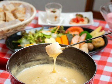 スイスの鍋料理が２つあります‼