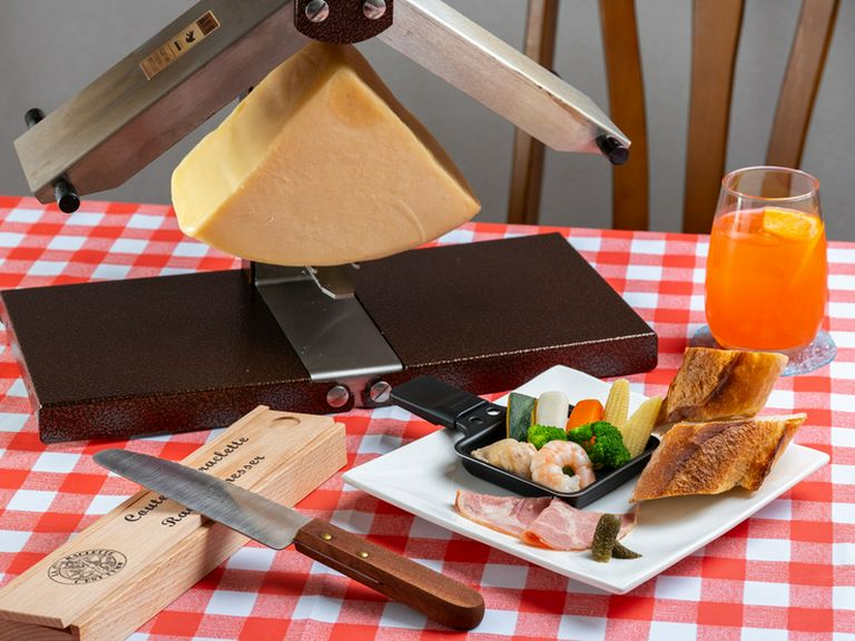 チーズのコク深さがクセになる、魅惑の体験『ラクレット』