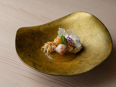 四季の食材に恵まれた日本ならではのフレンチを創作料理で表現