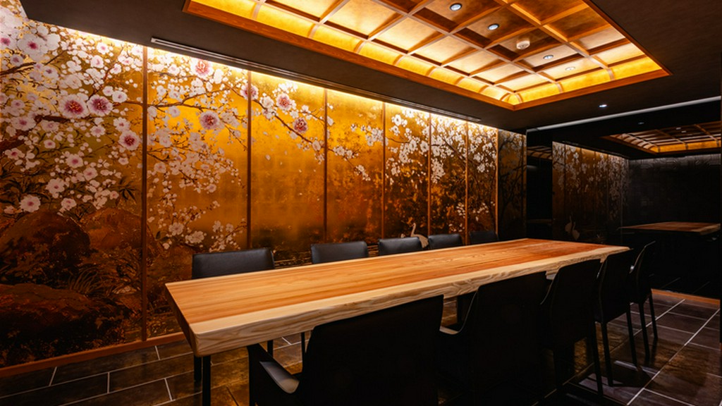 赤坂の隠れ家に日本の美意識を散りばめた優美な空間が広がる