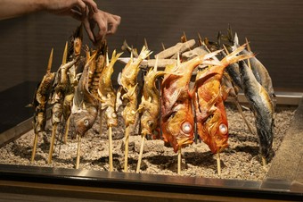 旬の食材を中心にお店自慢の逸品を堪能いただける、お料理のみのコースになります。