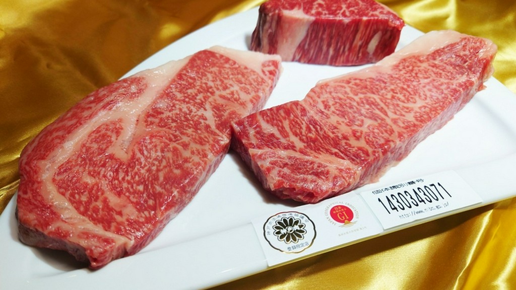 神戸が世界に誇る「神戸牛　フィレ・サーロイン・リブロース」