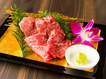噛むほどに広がる、極上の肉汁体験『金山カルビ』