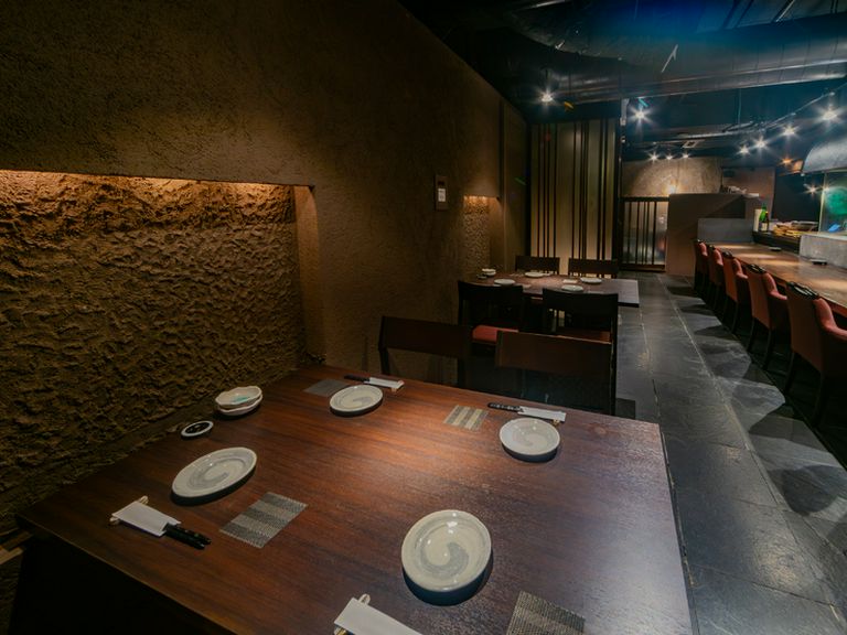 清潔感に溢れる大人の空間。大切な人を誘って訪れたい一軒