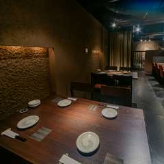 清潔感に溢れる大人の空間。大切な人を誘って訪れたい一軒