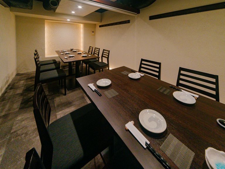 大切な方と過ごす特別な日。モダンでスタイリッシュな個室