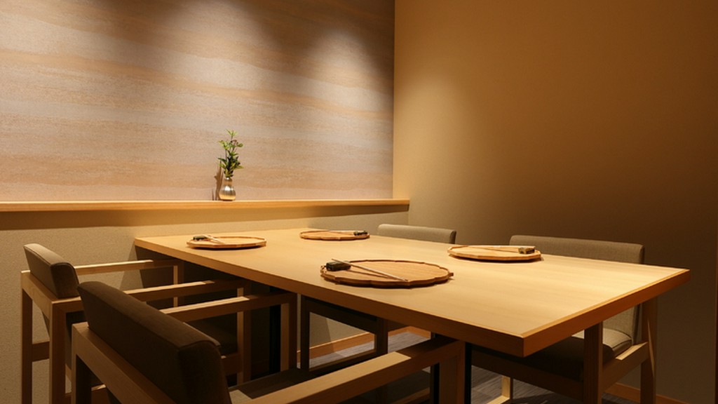 重要な接待にふさわしい、多彩な空間と確かな料理