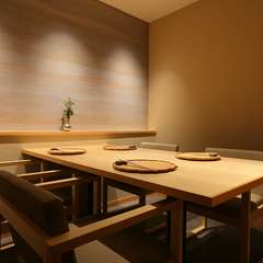 重要な接待にふさわしい、多彩な空間と確かな料理