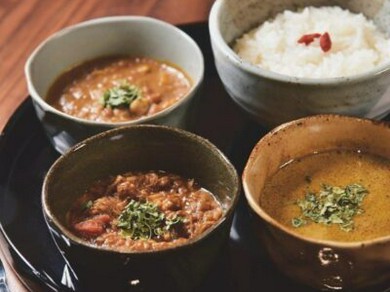 E.３種盛り薬膳カレー