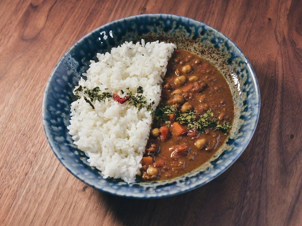 V3.2種お豆とたっぷり野菜の薬膳カレー（ヴィーガン対応）