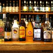 全57種の『スタンダード飲み放題』と、全70種の贅沢な『プレミアム飲み放題』を二つの飲み放題プランをご用意しております。お料理のコースとの組み合わせプランもあり、ご利用シーンに合わせてお選び頂けます。