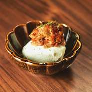 ピリ辛のチャンジャと塩気のあるクリームチーズがベストマッチ！