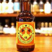 英国スタイルのエールで、フルーティな香りと味が特徴です。
ラガーよりも少しコクがありますが、ダークほど濃くなく
マイルドで飲みやすい味わい。