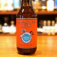 大量のホップを投入するインディアペールエールという製法によって、苦みを高めているのが大きな特徴。カラメルのような甘い香り。