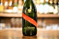 名門マムの顔として長きに亘り愛されたシャンパーニュが”グラン・ゴルドン”としてリニューアル。
フレッシュでありながら、複雑なコクを備えたスタイル。