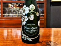 華やかさと生命力が口の中で感じられる、
ペリエ・ジュエの完璧な美しさを表現した逸品です。
上質なシャルドネが醸す繊細な
ミネラリティが余韻に長く残ります。