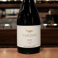 ヨーロッパのピノでも新大陸のピノでもない、イスラエルならではの奥深いピノ・ノワールの味わい。
エレガントかつ風味豊かなミディアム・ボディ