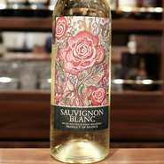 [白] ミレジム ソーヴィニヨン ブラン

熟した果実を思わせる凝縮感のある味わいに美しい酸を湛え、フローラルな南国風の果実のアロマが香ります。フランス
＊ボトル　3,850円