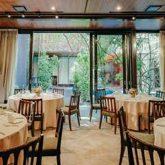 最大40名まで対応可。洗練された空間で繰り広げる華やかな宴