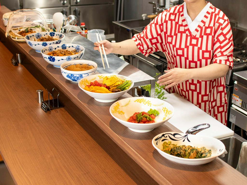 旬の野菜を中心に仕立てた、優しい味付けのおばんざい