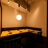 厳選素材で織りなす全8品がドラマチックな構成で登場。伝統と革新が融合した奥深いすき焼きの世界を五感で堪能する、贅沢な時が叶います。
重要な接待や会食にも最適な特別なコースです。