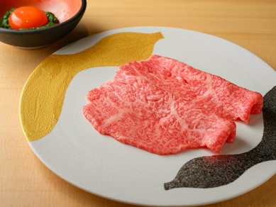 美味絢爛！黒毛和牛のおいしさを多彩な皿で堪能『六松コース』