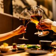 カウンター・テーブル専用のコース。和牛マキ関西風・和牛のワイン割下のすき焼きなど、新スタイルのすき焼きを気軽に満喫できます。全5品のコースなので、すき焼きをアテにお酒を楽しみたい方にオススメ。