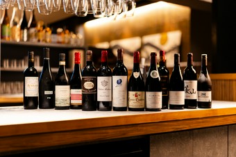 一口ごとに食材とお酒の表情が変わり、ペアリングならではの繊細な調和を、心ゆくまでご堪能ください。