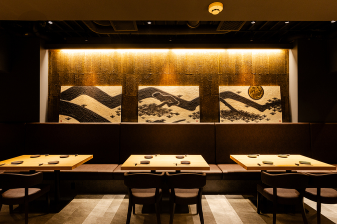 Khóa học Giáng sinh giới hạn thời gian: Bữa tiệc thịt bò Wagyu tuyệt hảo cho một buổi tối đặc biệt. Bao gồm sự kết hợp của năm loại rượu sake và rượu vang.