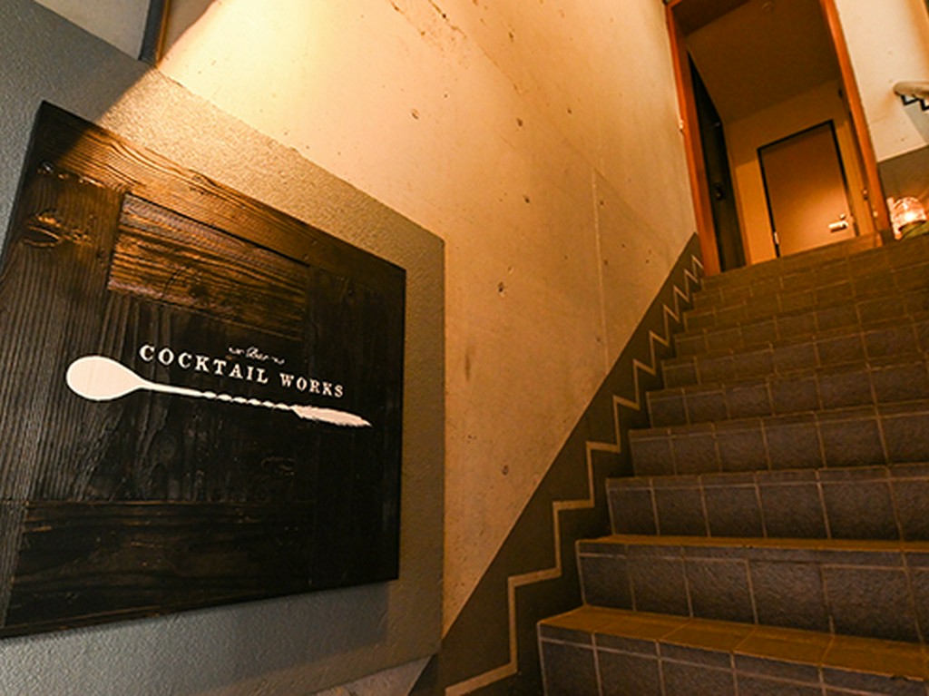 神楽坂の芸者新道2階に佇む隠れ家バー